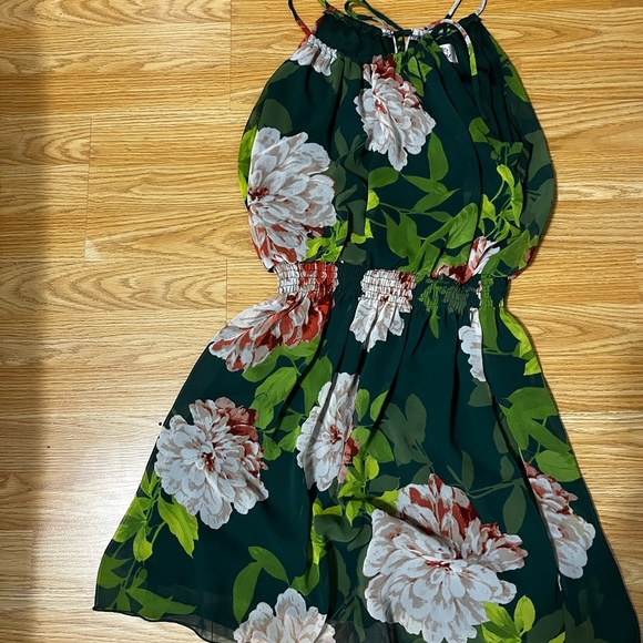 Formal green floral dress. - Picture 2 of 3